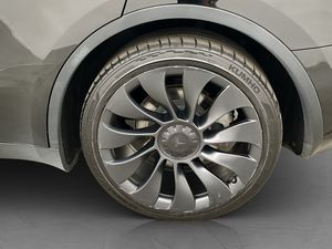 Tesla Model Y bild 32