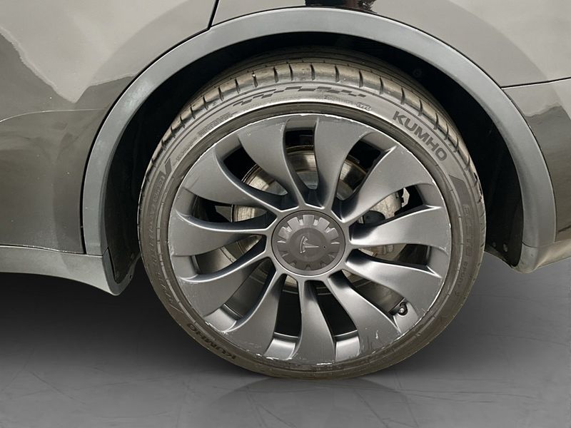 Tesla Model Y bild 32
