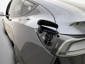 Tesla Model Y bild 35
