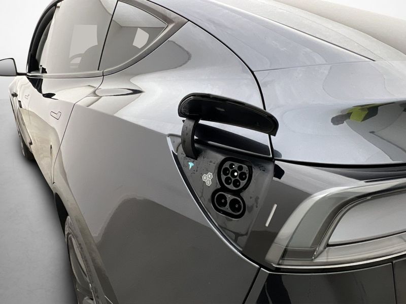 Tesla Model Y bild 35