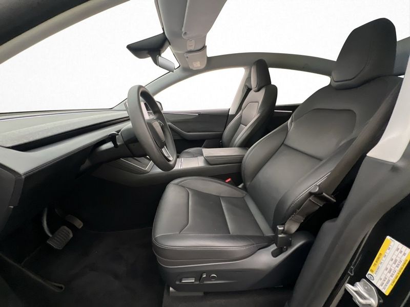 Tesla Model Y bild 14