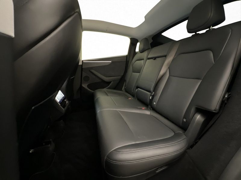 Tesla Model Y bild 28