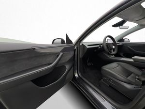 Tesla Model Y bild 13