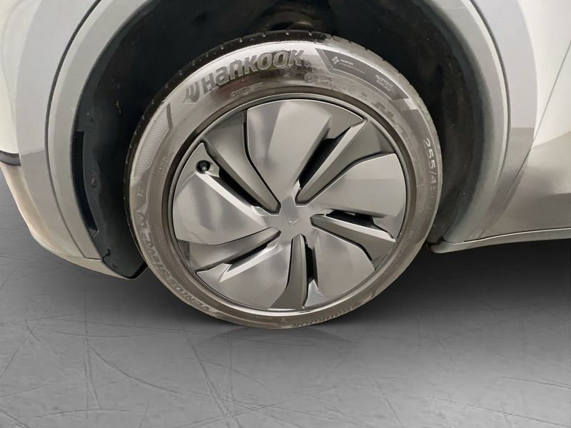 Tesla Model Y bild 31