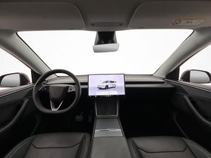 Tesla Model Y bild 16