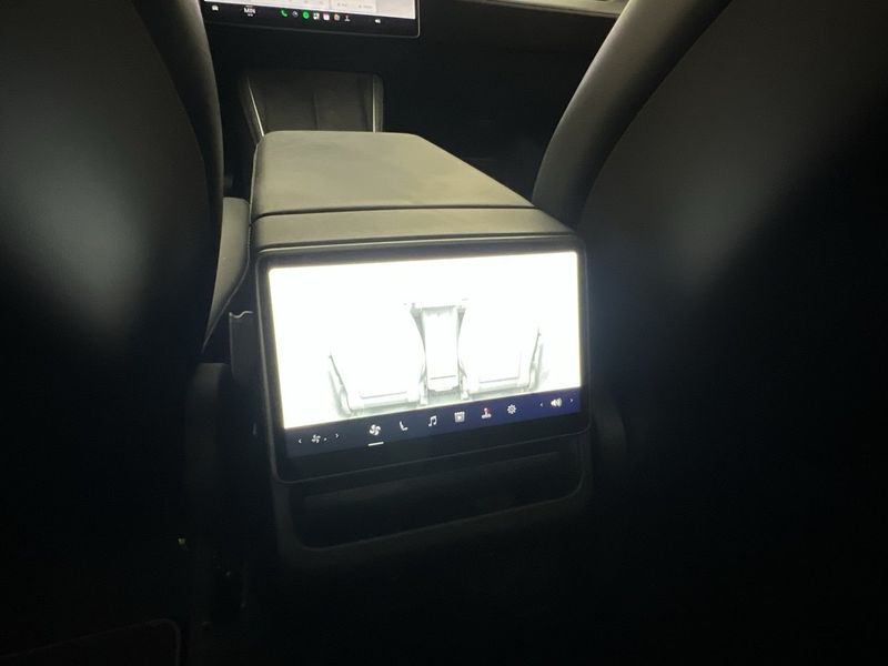 Tesla Model Y bild 27