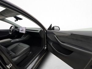 Tesla Model Y bild 30