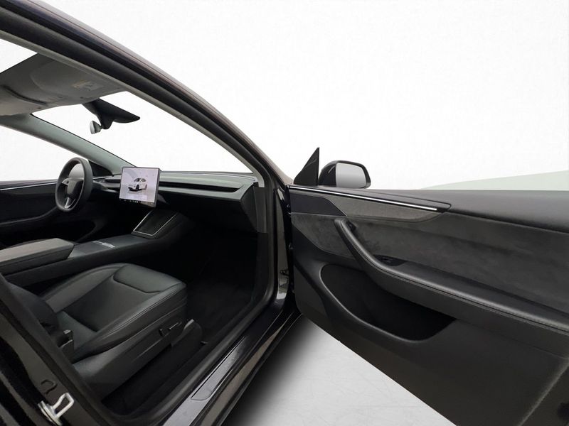 Tesla Model Y bild 30