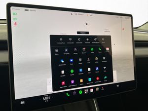 Tesla Model Y bild 23