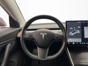 Tesla Model 3 bild 14