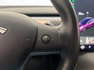 Tesla Model 3 bild 16