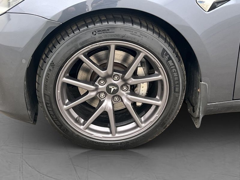 Tesla Model 3 bild 28