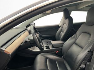 Tesla Model 3 bild 11