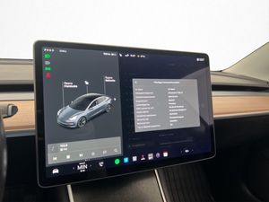 Tesla Model 3 bild 35