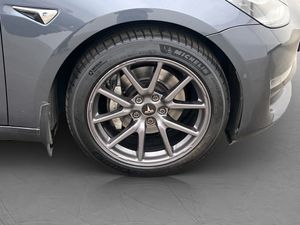 Tesla Model 3 bild 31