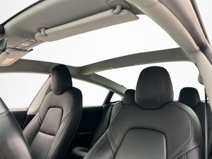 Tesla Model 3 bild 12