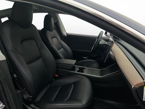 Tesla Model 3 bild 32