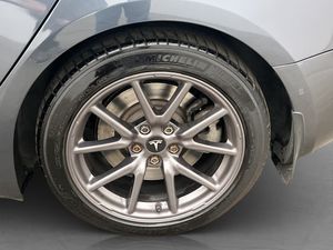 Tesla Model 3 bild 29