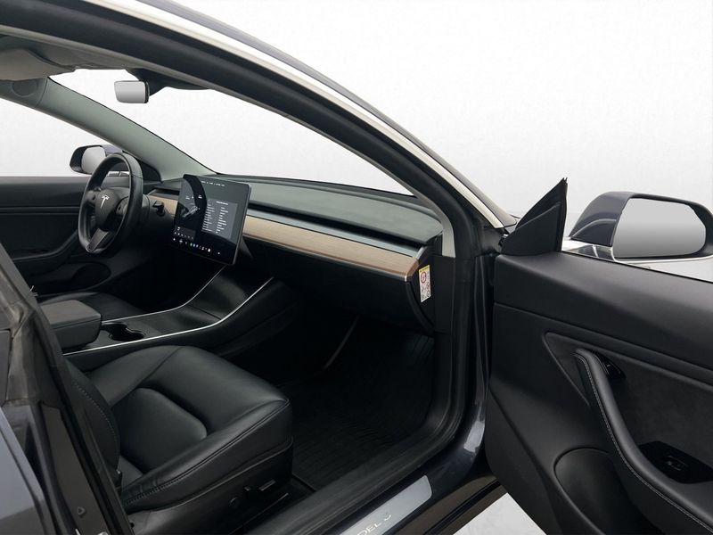 Tesla Model 3 bild 27