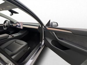 Tesla Model Y bild 30