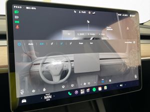 Tesla Model Y bild 24