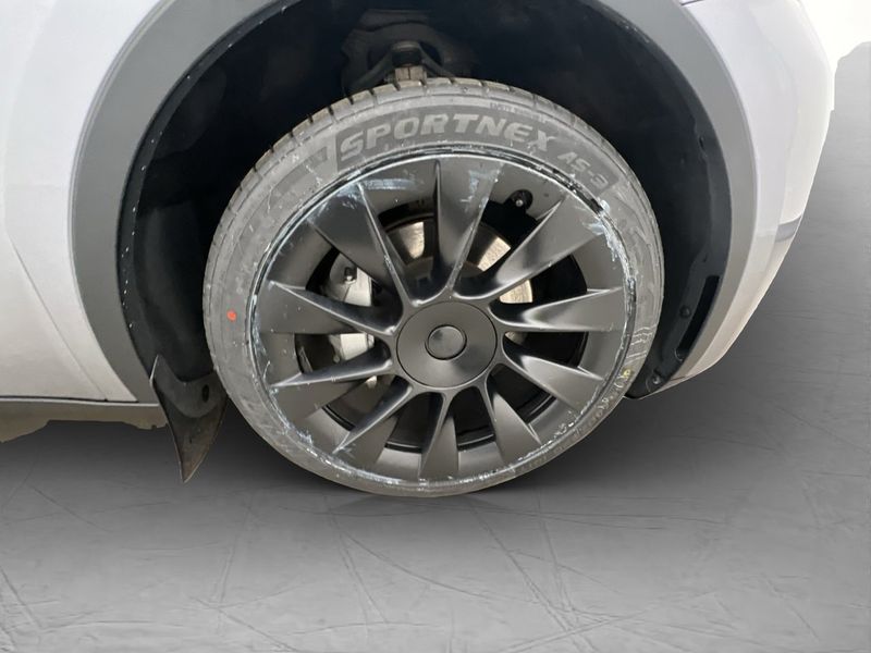 Tesla Model Y bild 34
