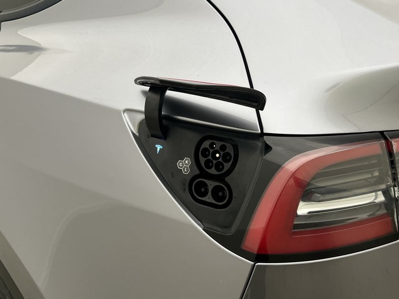 Tesla Model Y bild 35