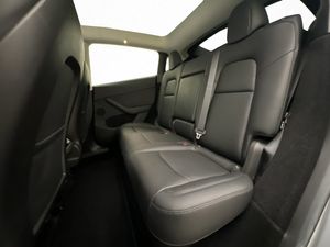 Tesla Model Y bild 28