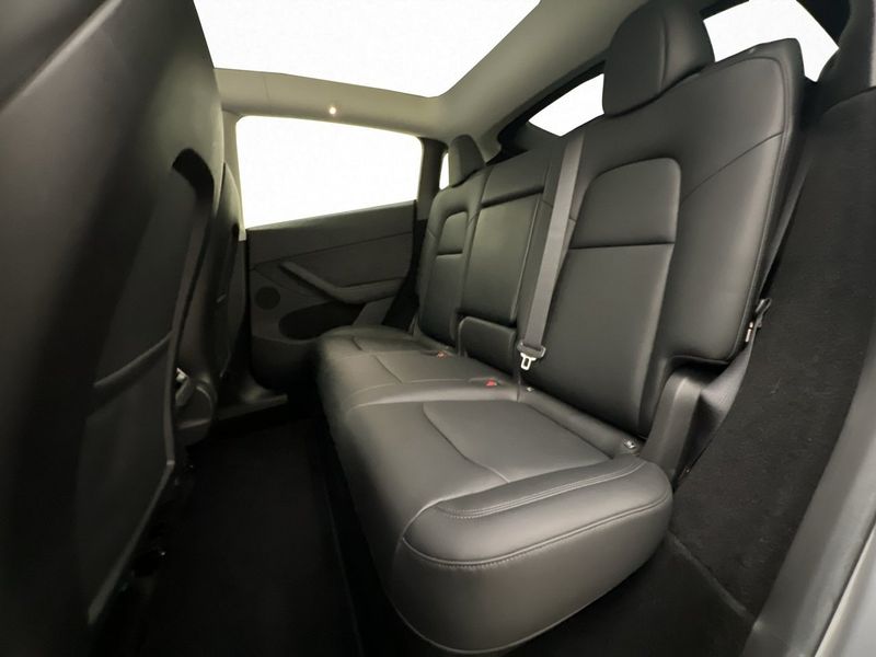 Tesla Model Y bild 28