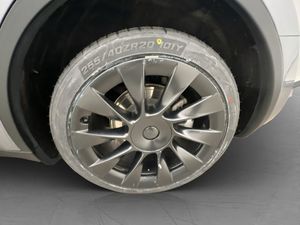 Tesla Model Y bild 32