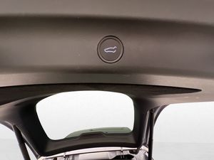 Tesla Model Y bild 12