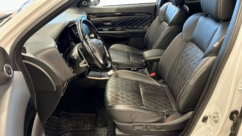 Mitsubishi Outlander bild 8