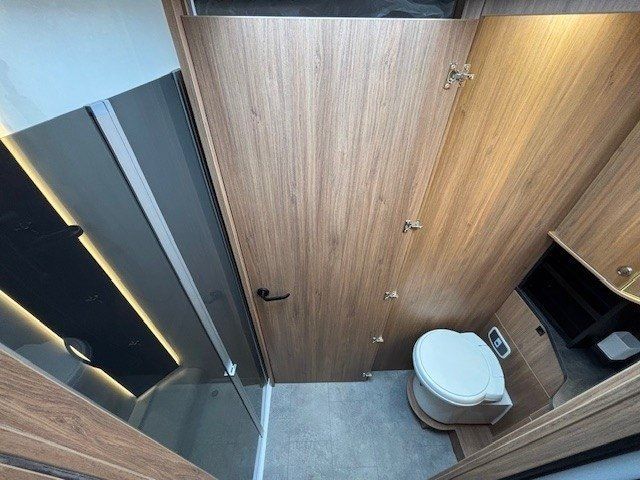 Challenger 337 bild 10