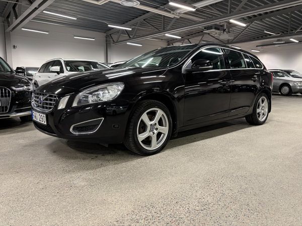 Volvo V60 D3 Momentum Euro 5 - 2011