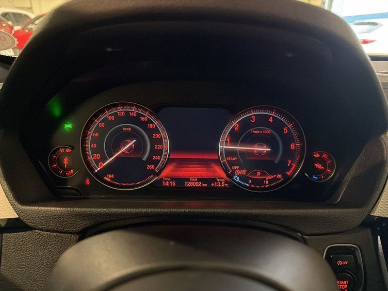 BMW 330 bild 22
