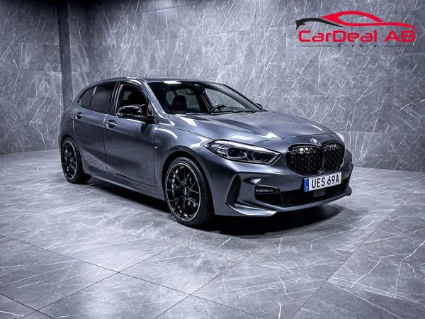 BMW 118 i i F40 136 hk Steptronic M Sport M-Värmare 19" HiFi PDC - 2021