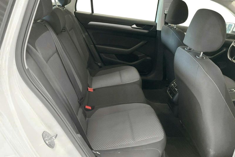 Volkswagen Passat bild 8