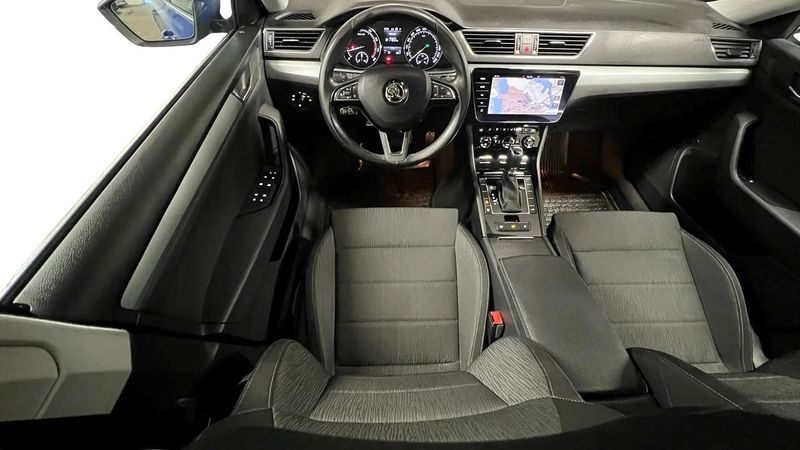 Skoda Superb bild 8