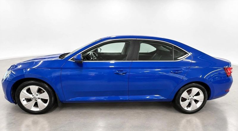 Skoda Superb bild 3