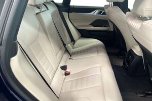 BMW i4 bild 9
