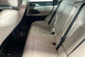 BMW i4 bild 13