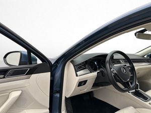 Volkswagen Passat bild 13