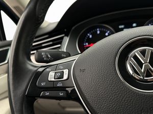 Volkswagen Passat bild 17