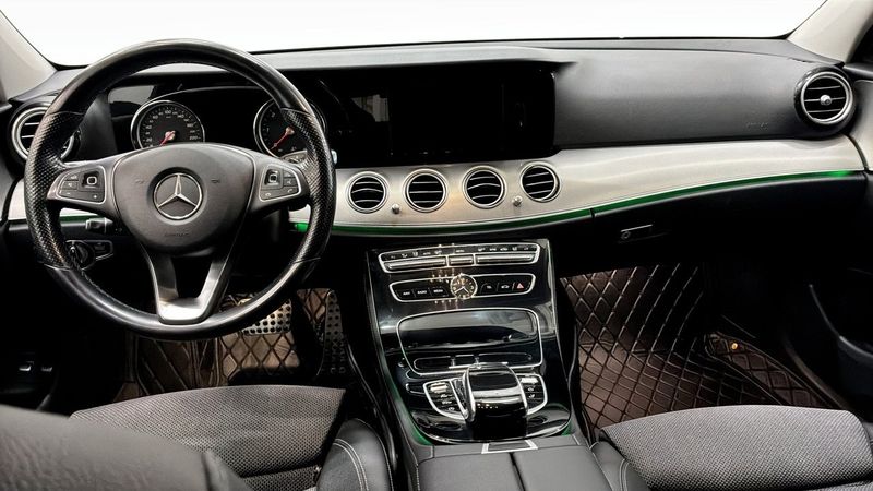 Mercedes E220 bild 4