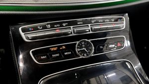 Mercedes E220 bild 15