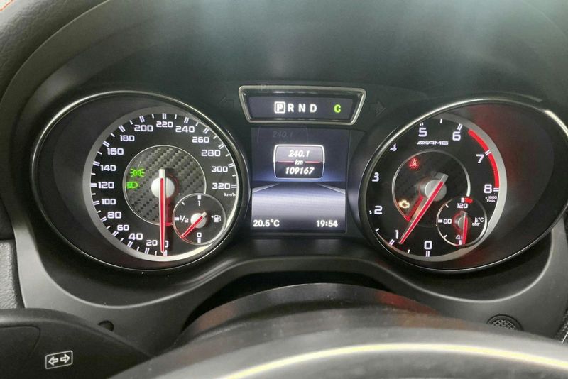 Mercedes CLA45 AMG bild 10