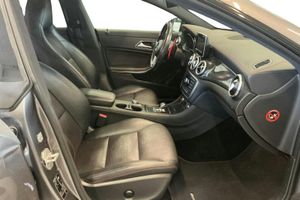 Mercedes CLA45 AMG bild 7