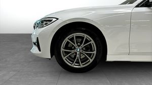 BMW 320 bild 9