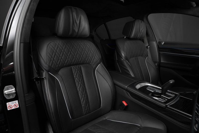 BMW 750 bild 6