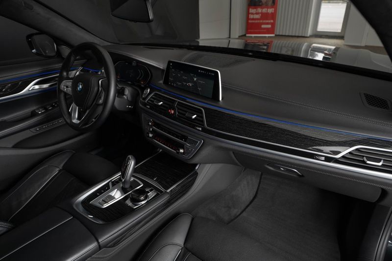 BMW 750 bild 7